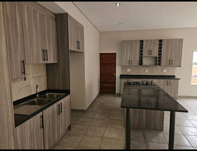 3 BEDROOM HOUSE FOR SALE IN RIVERSPRAY LIFESTYLE ESTATE